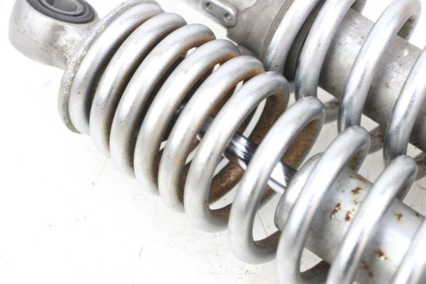 photo de PAIRE AMORTISSEUR ARRIERE SUZUKI VL INTRUDER 125 (2004 - 2007) - Points de fixation