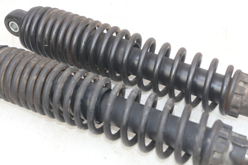 photo de PAIRE AMORTISSEUR ARRIERE YAMAHA X-MAX XMAX 250 (2006 - 2009) - Gros plan technique