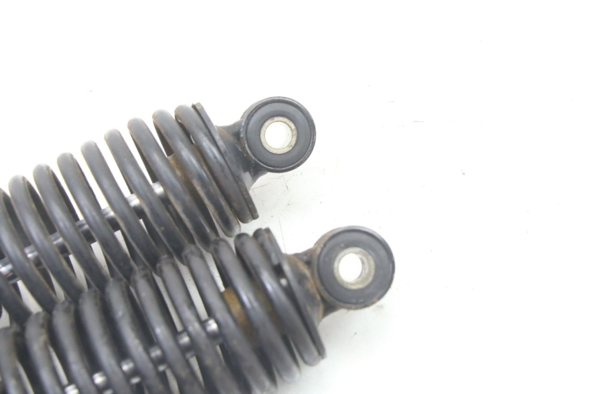 photo de PAIRE AMORTISSEUR ARRIERE YAMAHA X-MAX XMAX 125 (2010 - 2013) - Gros plan technique