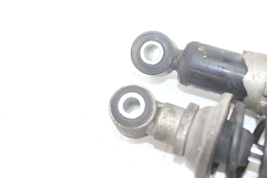 photo de PAIRE AMORTISSEUR ARRIERE PIAGGIO XEVO - X EVO 125 (2007 - 2017) - Gros plan technique