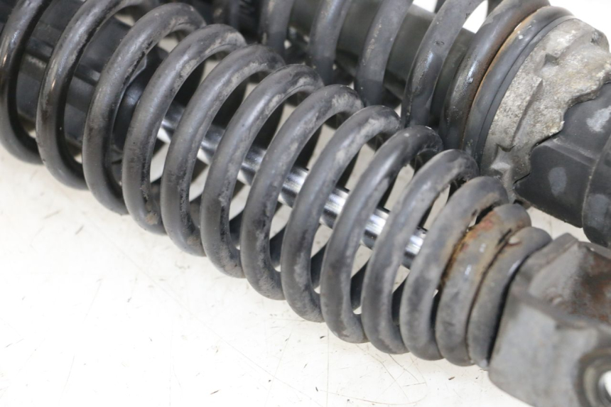 photo de PAIRE AMORTISSEUR ARRIERE YAMAHA YP MAJESTY 125 (2002 - 2006) - Gros plan technique