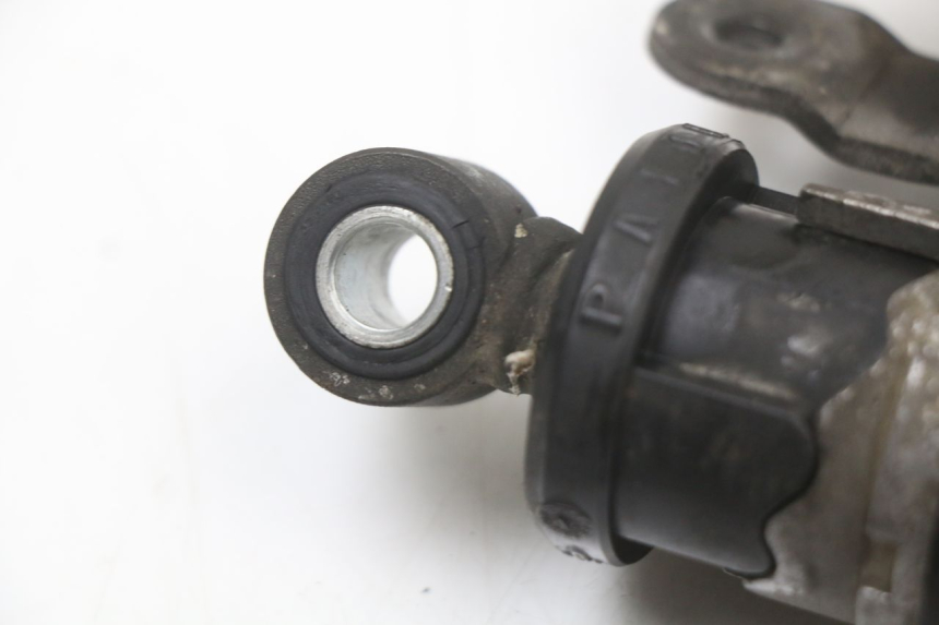 photo de PAIRE AMORTISSEUR ARRIERE YAMAHA YP MAJESTY 125 (2002 - 2006) - Gros plan technique