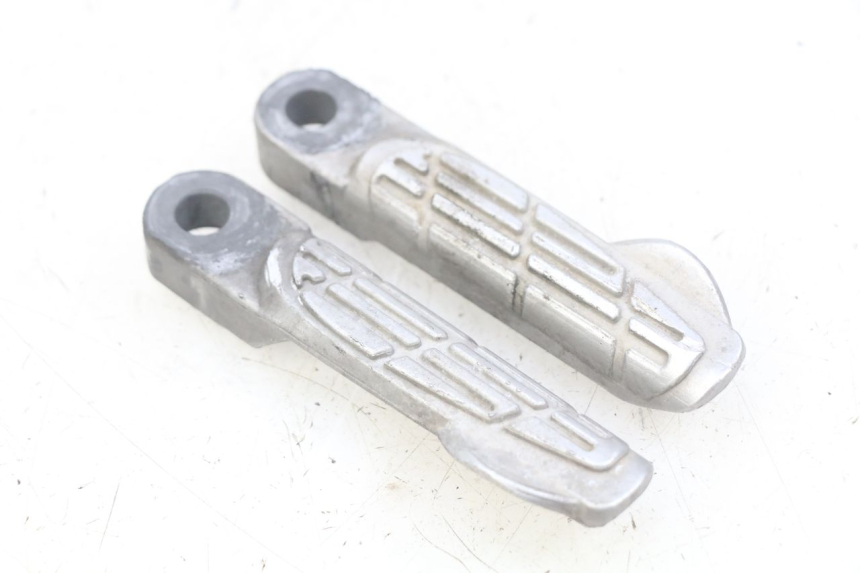 photo de PAIRE CALE PIED ARRIERE KYMCO AGILITY 16+ 4T 50 (2018 - 2023) - Vue principale