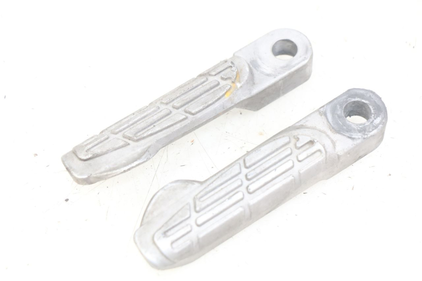 photo de PAIRE CALE PIED ARRIERE KYMCO AGILITY 16+ 4T 50 (2018 - 2023) - Vue principale