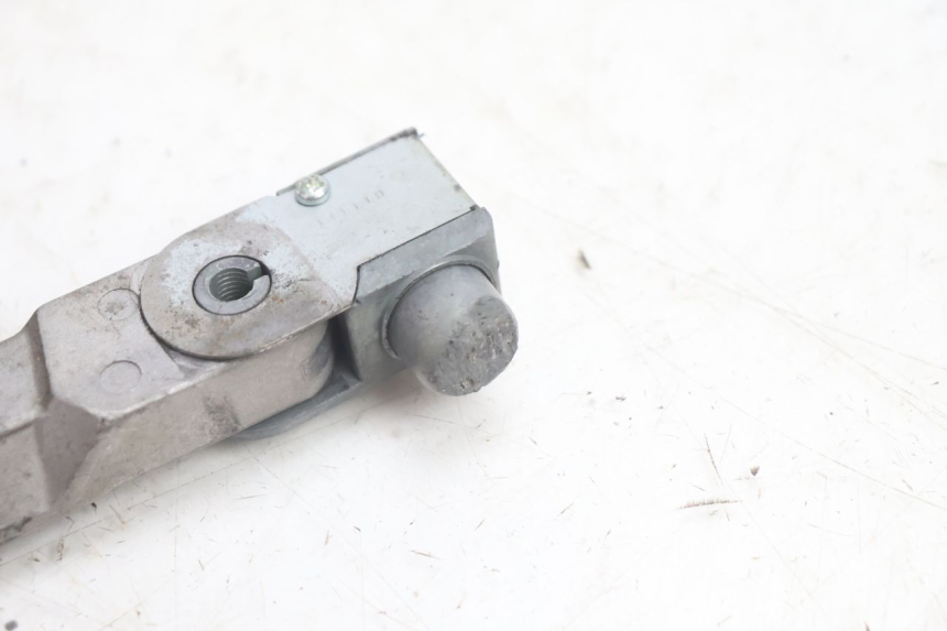 photo de PAIRE CALE PIED ARRIERE KYMCO AGILITY CITY 2T 50 (2008 - 2016) - Points de fixation