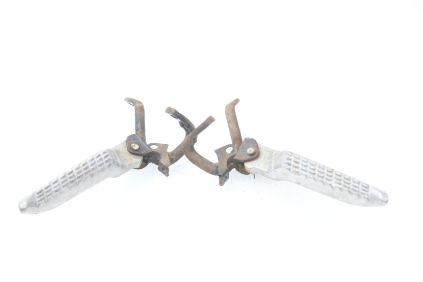 photo de PAIRE CALE PIED ARRIERE JONWAY AZTRAL 125 (2008 - 2017) - Détail de la pièce