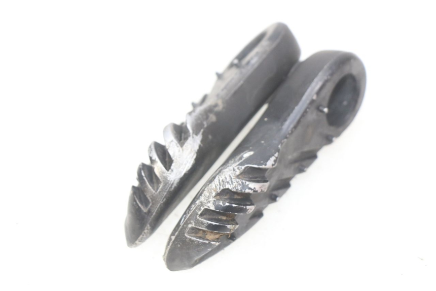 photo de PAIRE CALE PIED ARRIERE MBK BOOSTER SPIRIT 50 (2004 - 2017) - Détail de la pièce