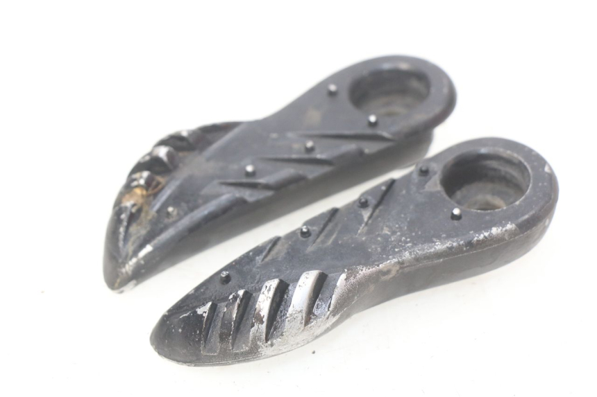 photo de PAIRE CALE PIED ARRIERE MBK BOOSTER SPIRIT 50 (2004 - 2017) - Autre angle de vue