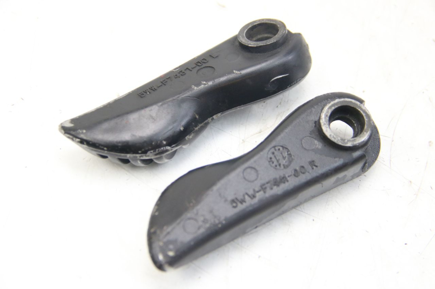 photo de PAIRE CALE PIED ARRIERE MBK BOOSTER SPIRIT 50 (2004 - 2017) - Détail de la pièce