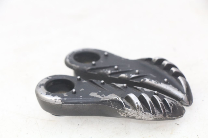 photo de PAIRE CALE PIED ARRIERE MBK BOOSTER SPIRIT NAKED 50 (2004 - 2017) - Autre angle de vue