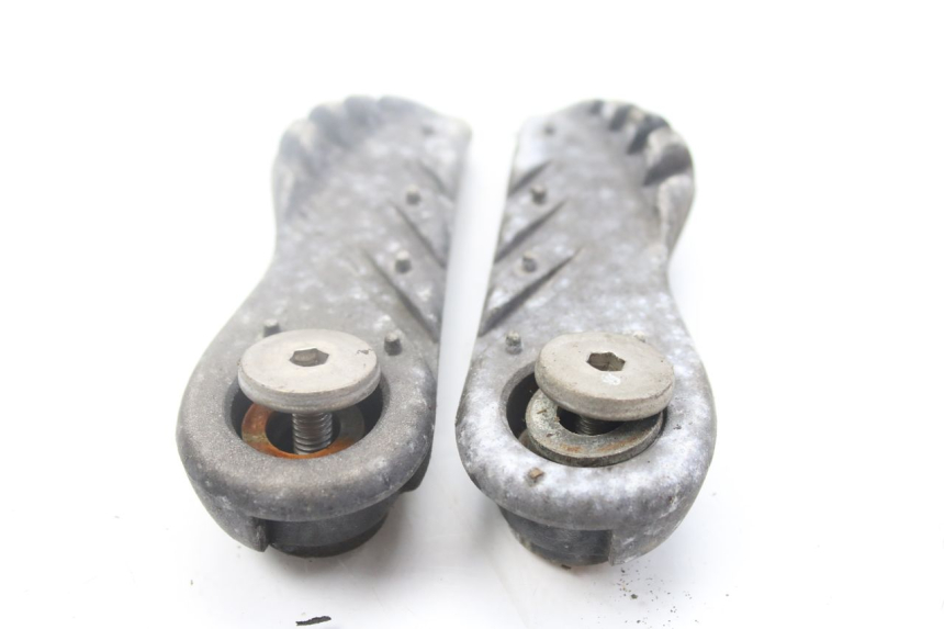 photo de PAIRE CALE PIED ARRIERE YAMAHA BW'S EASY 50 (2013 - 2016) - Détail de la pièce