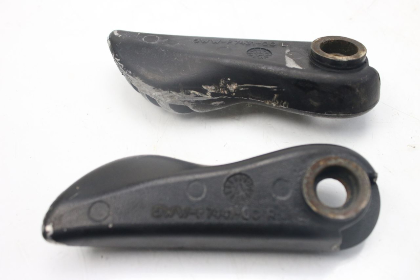 photo de PAIRE CALE PIED ARRIERE YAMAHA BW'S EASY 50 (2013 - 2016) - Autre angle de vue