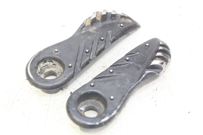 photo de PAIRE CALE PIED ARRIERE YAMAHA BW'S EASY 50 (2013 - 2016) - Zoom état d’usage