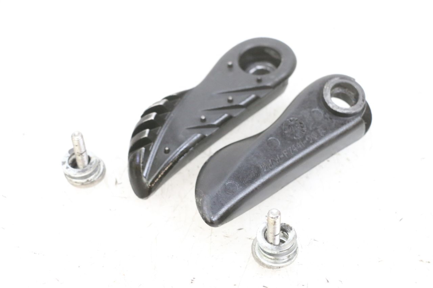 photo de PAIRE CALE PIED ARRIERE YAMAHA BW'S EASY 50 (2013 - 2016) - Vue d’ensemble