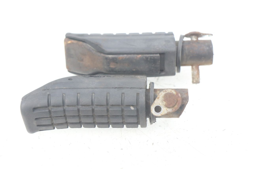 photo de PAIRE CALE PIED ARRIERE HONDA CBR R 125 (2003 - 2006) - Vue d’ensemble