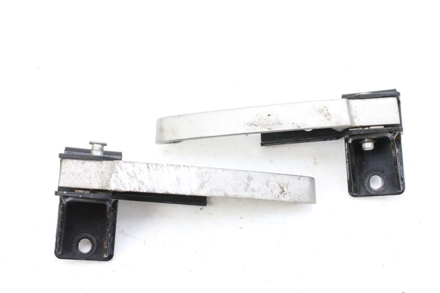 photo de PAIRE CALE PIED ARRIERE PEUGEOT CITYSTAR 125 (2011 - 2017) - Autre angle de vue