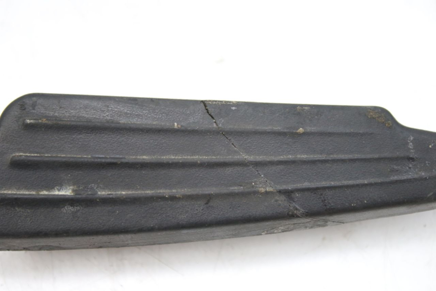 photo de PAIRE CALE PIED ARRIERE PEUGEOT CITYSTAR 125 (2011 - 2017) - État de surface