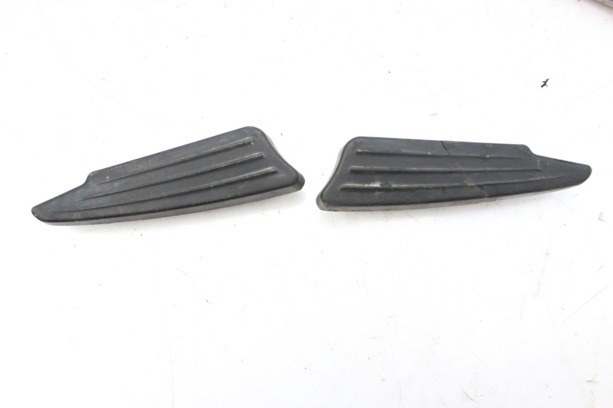 photo de PAIRE CALE PIED ARRIERE PEUGEOT CITYSTAR 125 (2011 - 2017) - Pièce contrôlée