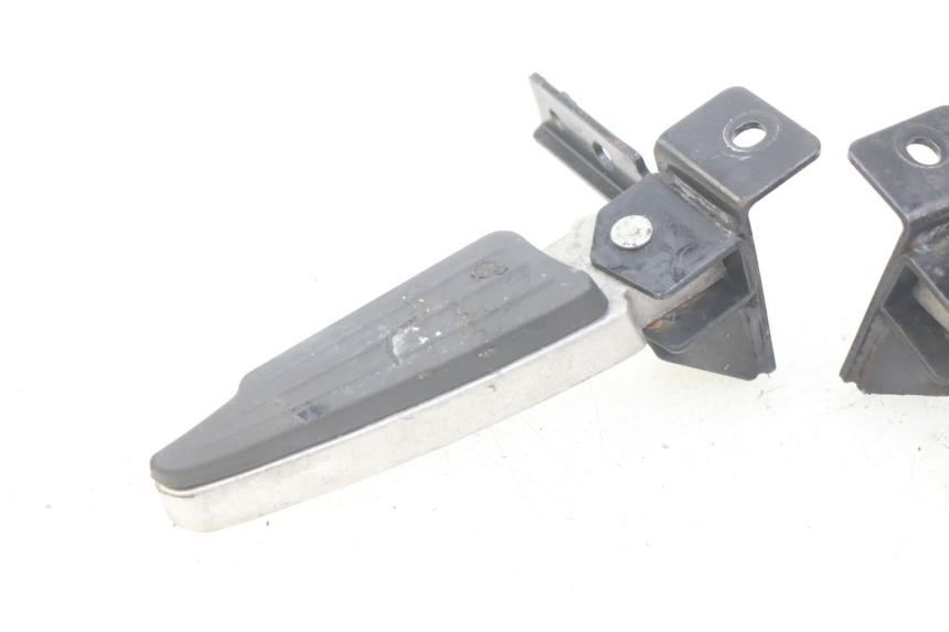 photo de PAIRE CALE PIED ARRIERE PEUGEOT CITYSTAR 125 (2011 - 2017) - Vue d’ensemble