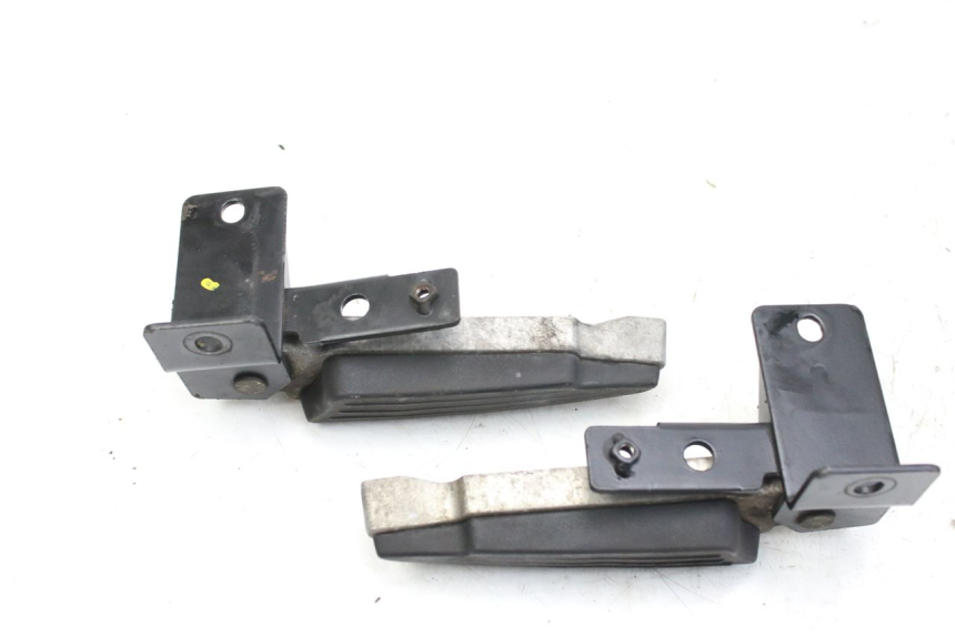 photo de PAIRE CALE PIED ARRIERE PEUGEOT CITYSTAR 50 (2013 - 2017) - Détail de la pièce