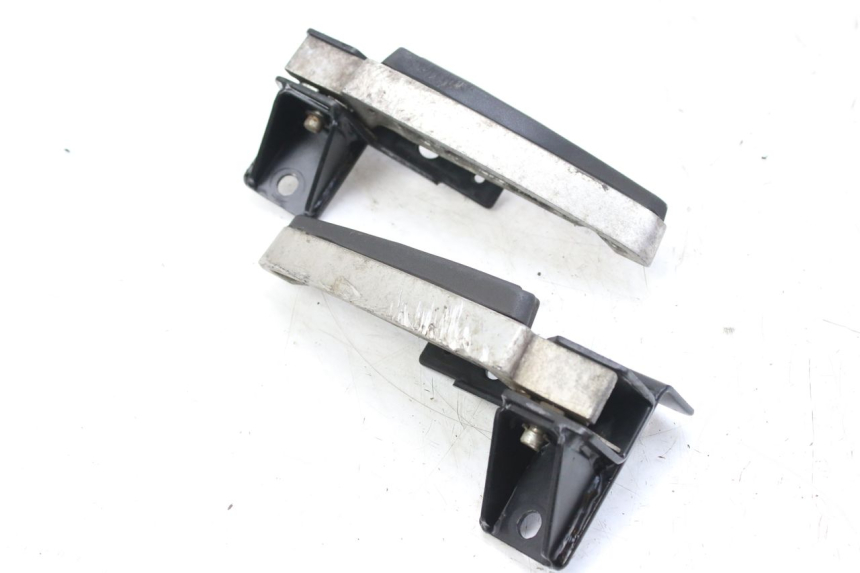 photo de PAIRE CALE PIED ARRIERE PEUGEOT CITYSTAR 50 (2013 - 2017) - Autre angle de vue