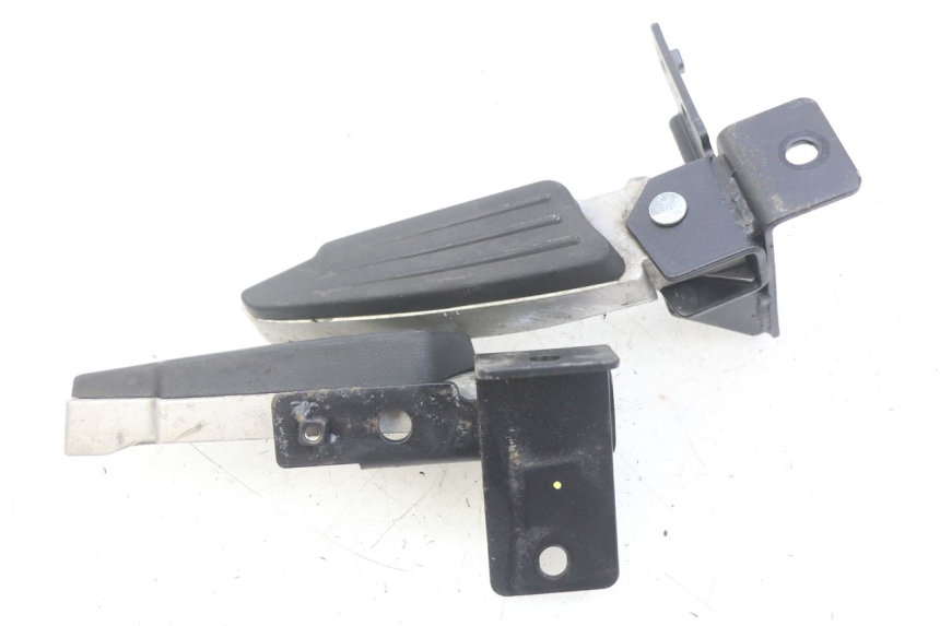 photo de PAIRE CALE PIED ARRIERE PEUGEOT CITYSTAR IE 2T 50 (2018 - 2021) - Détail de la pièce