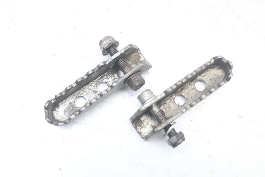 photo de PAIRE CALE PIED ARRIERE DERBI SENDA SM DRD X-TREME 50 (2011 - 2017) - Vue principale