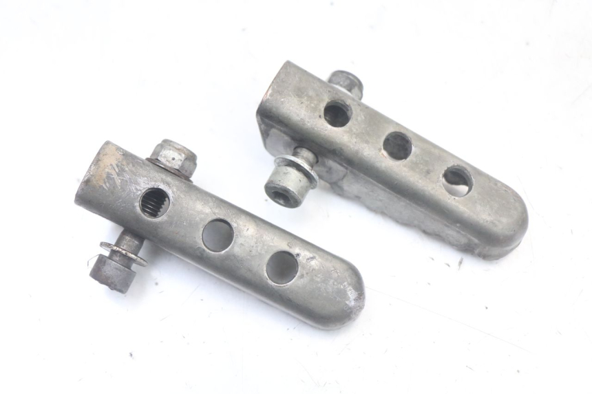 photo de PAIRE CALE PIED ARRIERE DERBI SENDA SM DRD X-TREME 50 (2011 - 2017) - Autre angle de vue