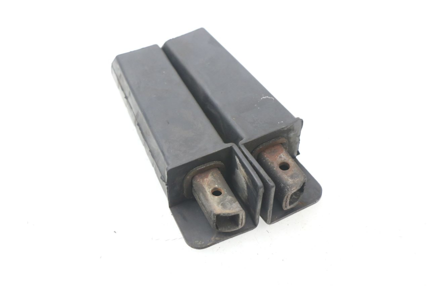 photo de PAIRE CALE PIED ARRIERE HONDA FES PANTHEON 125 (2003 - 2007) - Zoom état d’usage