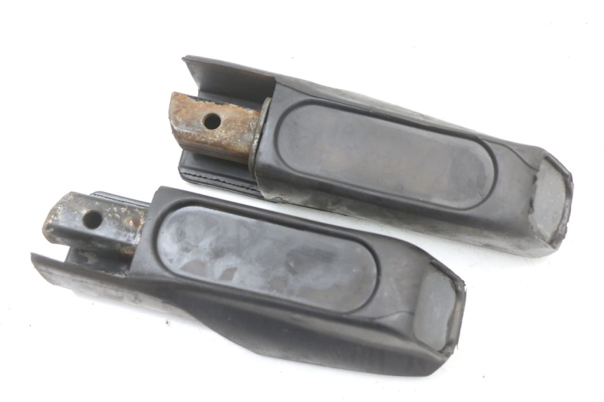 photo de PAIRE CALE PIED ARRIERE HONDA FES S-WING SWING ABS 125 (2007 - 2015) - Autre angle de vue