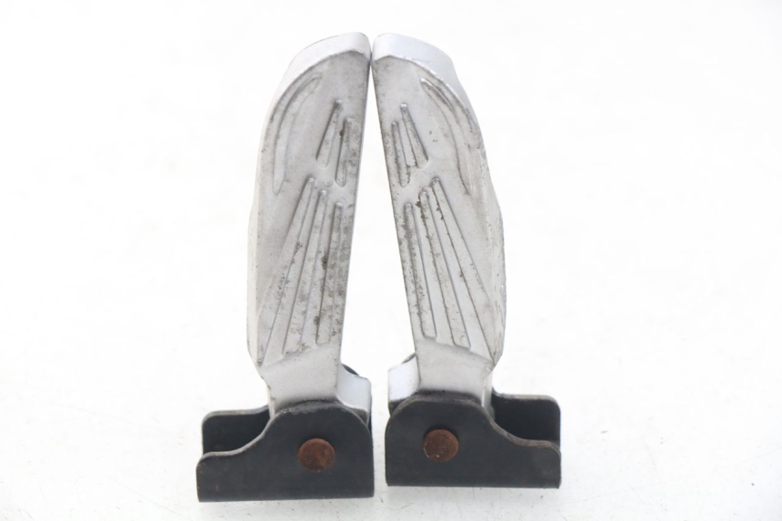 photo de PAIRE CALE PIED ARRIERE SYM FIDDLE 3 III 50 (2014 - 2020) - Vue principale