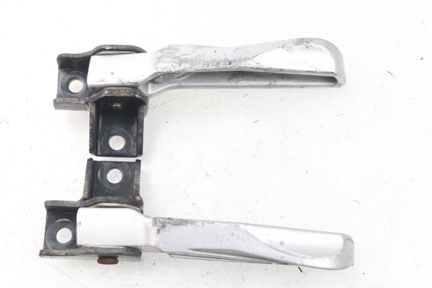 photo de PAIRE CALE PIED ARRIERE SYM FIDDLE 3 III 50 (2014 - 2020) - Autre angle de vue