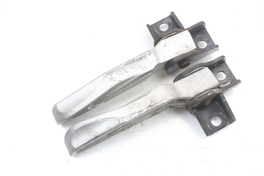 photo de PAIRE CALE PIED ARRIERE SYM FIDDLE 3 III 50 (2014 - 2020) - Autre angle de vue