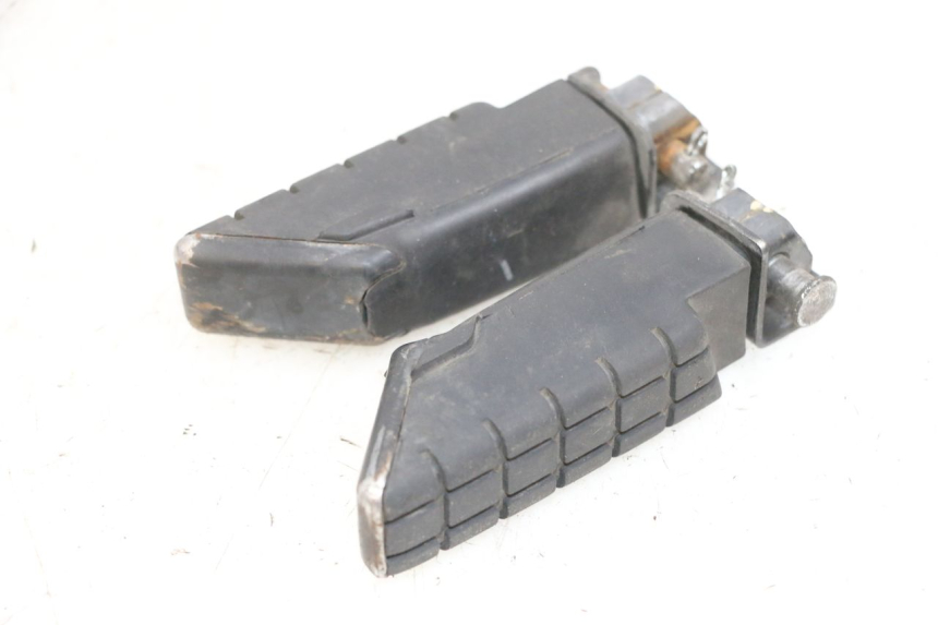 photo de PAIRE CALE PIED ARRIERE MBK FLIPPER 115 (2013 - 2017) - Zoom état d’usage