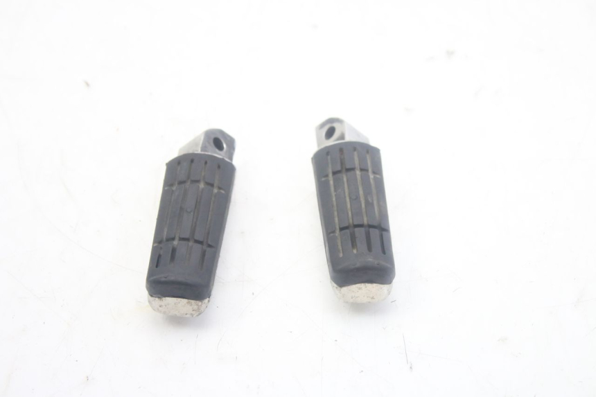 photo de PAIRE CALE PIED ARRIERE YAMAHA FZS FAZER 600 (1998 - 2001) - Autre angle de vue