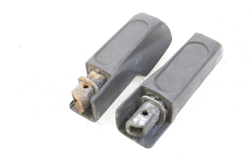 photo de PAIRE CALE PIED ARRIERE HONDA FES S-WING SWING ABS 125 (2007 - 2015) - Autre angle de vue