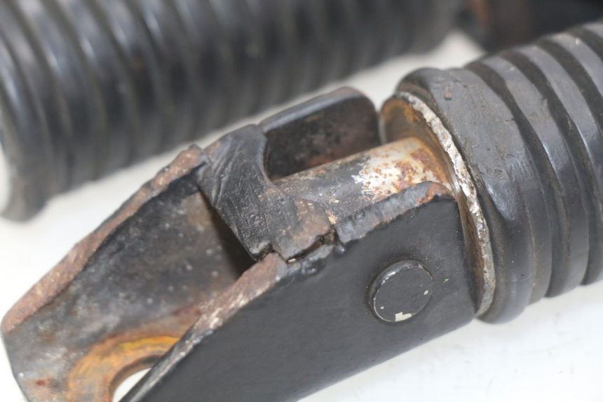 photo de PAIRE CALE PIED ARRIERE KEEWAY HURRICANE 50 (2006 - 2019) - Zoom état d’usage