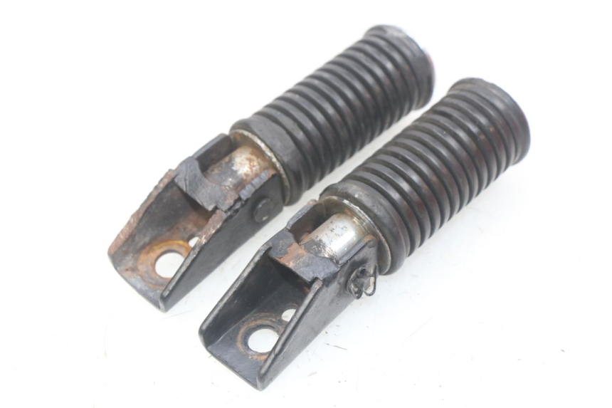 photo de PAIRE CALE PIED ARRIERE KEEWAY HURRICANE 50 (2006 - 2019) - Gros plan technique