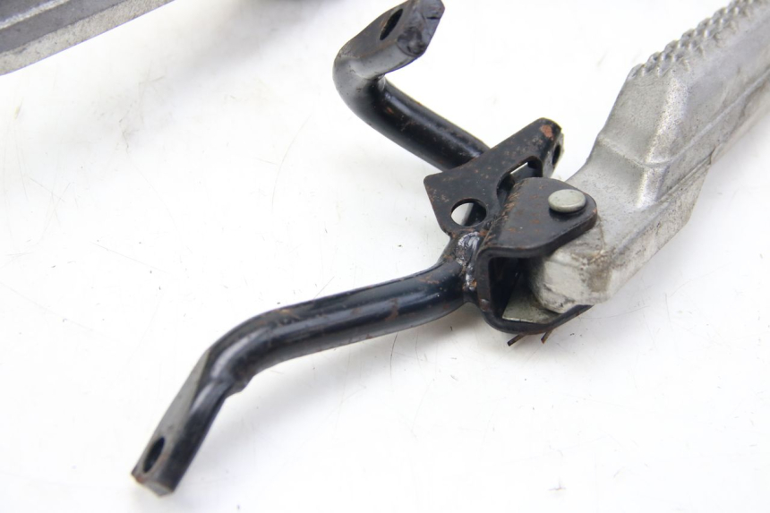 photo de PAIRE CALE PIED ARRIERE REVATTO IMPERATOR 125 (2007 - 2015) - Vue d’ensemble