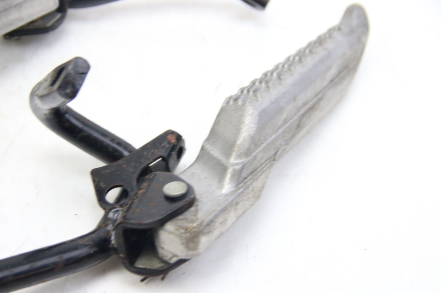 photo de PAIRE CALE PIED ARRIERE REVATTO IMPERATOR 125 (2007 - 2015) - Points de fixation