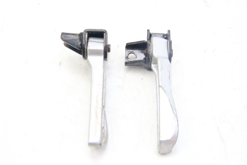 photo de PAIRE CALE PIED ARRIERE SYM JET 4 4T 50 (2018 - 2021) - Autre angle de vue