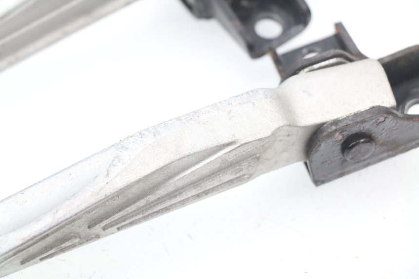 photo de PAIRE CALE PIED ARRIERE SYM JET 4 50 (2010 - 2014) - Détail de la pièce