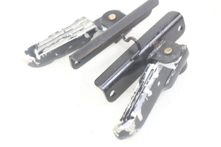 photo de PAIRE CALE PIED ARRIERE SYM JET SPORT XR 50 (2006 - 2015) - Zoom état d’usage