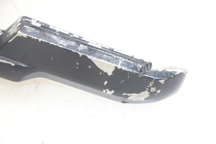 photo de PAIRE CALE PIED ARRIERE SYM JET SPORT XR 50 (2006 - 2015) - Gros plan technique