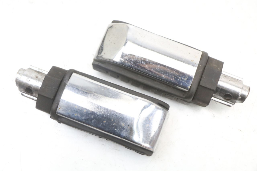 photo de PAIRE CALE PIED ARRIERE JINLUN JL HIGHLANDER 125 (2007 - 2015) - Autre angle de vue