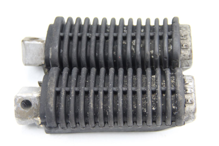 photo de PAIRE CALE PIED ARRIERE BMW K100 1000 (1982 - 1990) - Vue principale