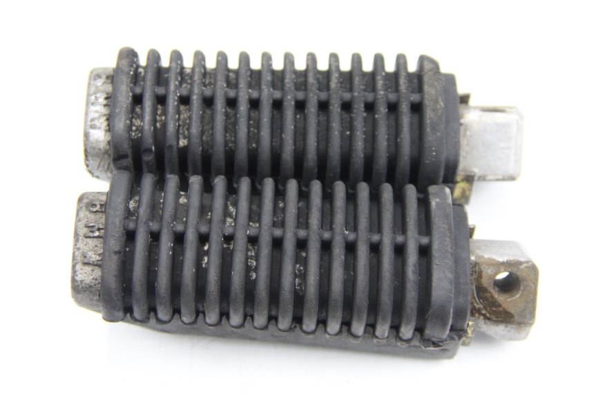 photo de PAIRE CALE PIED ARRIERE BMW K100 1000 (1982 - 1990) - Détail de la pièce