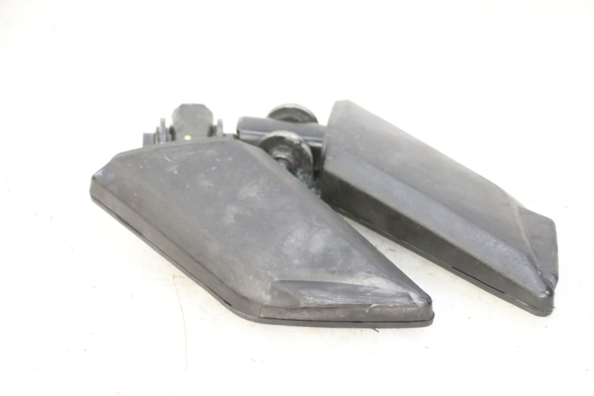 photo de PAIRE CALE PIED ARRIERE PEUGEOT KISBEE 2T 50 (2010 - 2017) - Détail de la pièce