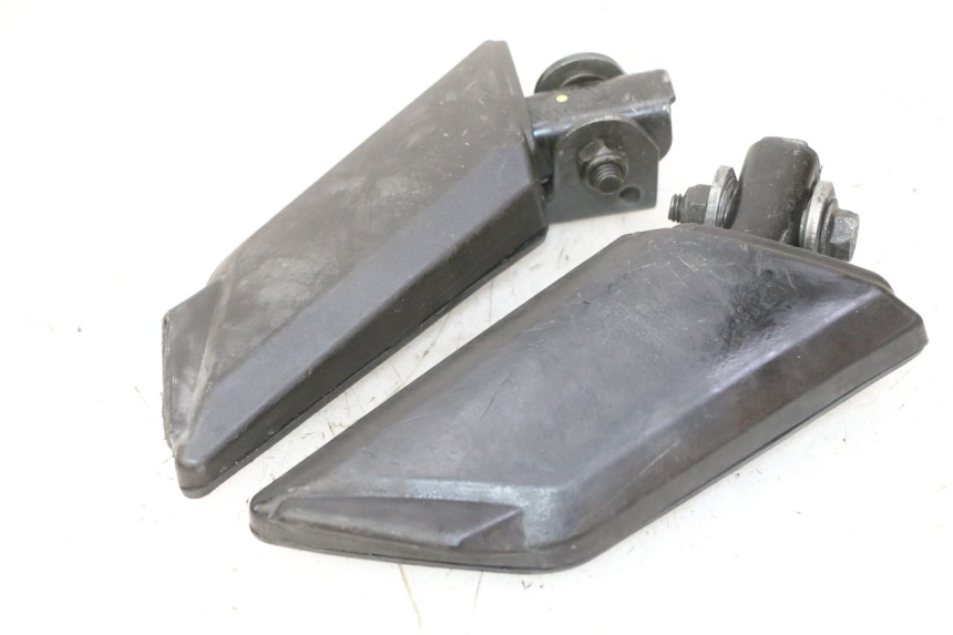 photo de PAIRE CALE PIED ARRIERE PEUGEOT KISBEE 2T 50 (2010 - 2017) - Autre angle de vue