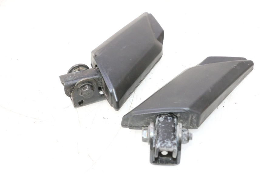 photo de PAIRE CALE PIED ARRIERE PEUGEOT KISBEE 2T 50 (2010 - 2017) - Détail de la pièce